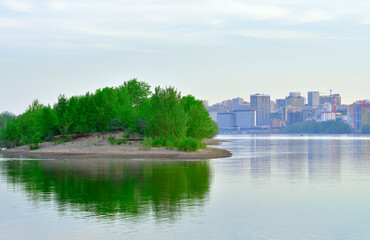 A city on the banks of the Ob