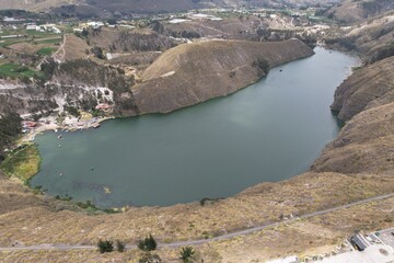 Laguna de Yambo a medio dia en el país de Ecuador, la más reconocida 
