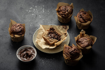Petits gâteaux muffins fait maison au coeur coulant chocolat noisette pâte à tartiner