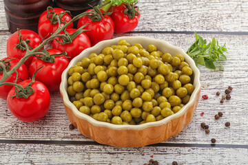 Canned sweet green peas conserve