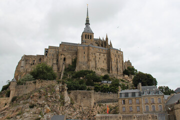 Fototapeta na wymiar le mont-saint-michel (france)