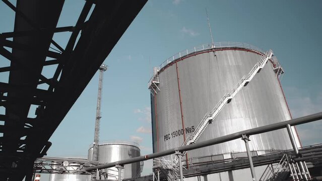 Fuel storage and oil pipelines of a large oil refinery. Timelapse