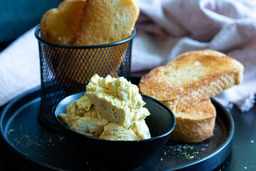 Dip mit Baguette
