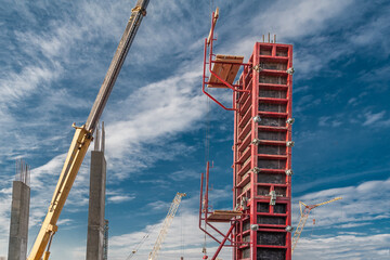Mounting of column formwork with a crane.