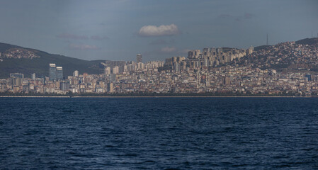 Fototapeta premium silhouette Istanbul city buildings from water Bosphorus or Golden Horn, public places.
