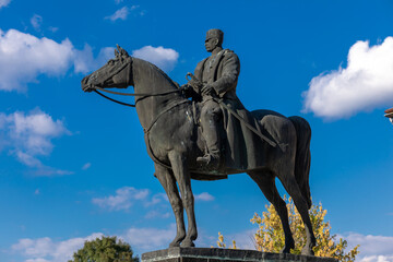 Fototapeta na wymiar Field Marshal Vojvoda Zivojin Misic, monument in Mionica, town Serbia