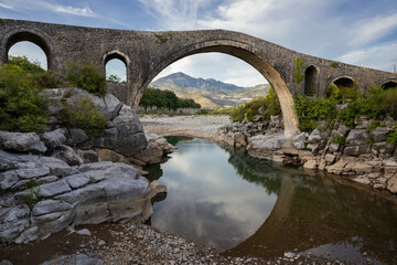 Fototapeta na wymiar Mesi Brücke, Albanien