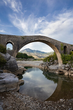 Mesi Br&uuml;cke, Albanien
