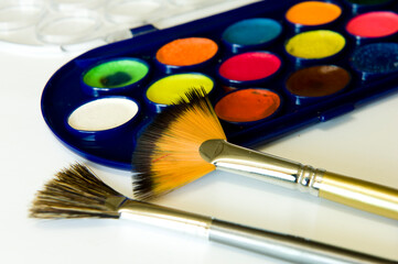 Brushes and palettes