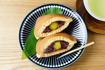 栗のどら焼き　和菓子