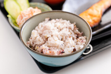 彩りが沢山ある和食、朝食、定食