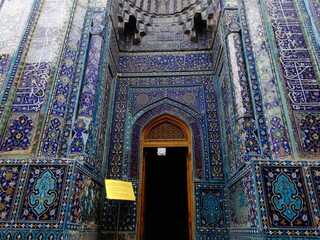 [Uzbekistan] Exterior of the Shah-i-Zinda Mausoleum with beautiful blue tile decoration (Samarkand)