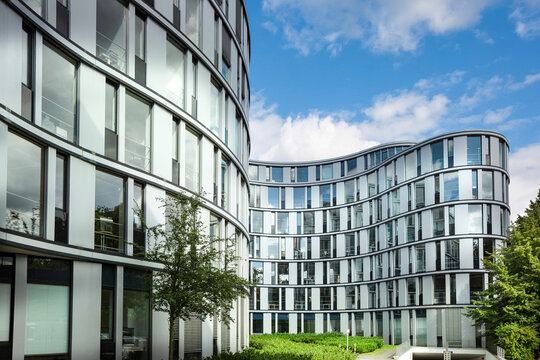 Bürogebäude Hamburger Welle mit moderner, runder Architektur