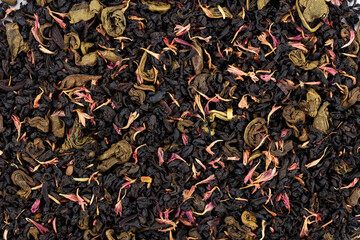 Textured. Black tea with strawberry flavor and passion fruit