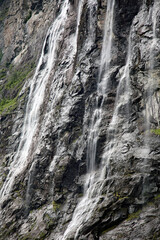Fototapeta na wymiar Wasserfall aus der Nähe
