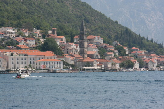 Le village de Perast dans la baie de Kotor (Mont&eacute;n&eacute;gro, Europe)