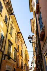 Fototapeta na wymiar Old town of Saló on Lake Garda, beautiful old houses and streets