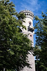 Der Aussichtsturm auf dem  Kickelhahn bei Ilmenau - Der Kickelhahn in Thüringen ist mit 861 m Höhe ist, ein beliebtes Ziel für Wanderer und Touristen. Der Turm ist kein Privateigentum ! - obrazy, fototapety, plakaty