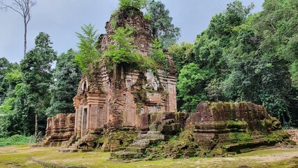 Cambodia. Prasat Domrey Krab. Hindu temple of the 9th century, located on Mount Kulen in the...