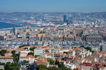 Fototapeta na wymiar Panoramic view of the city of Marseille