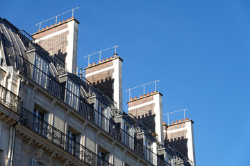 Cheminées sur un immeuble Parisien,