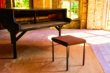 Klavier - Piano - Piano keys close up - Beatiful Decay - Abandoned - Verlassener Ort - Urbex /...