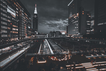新宿駅新南口の夜景