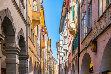 The picturesque and colorful buildings of Bolzano. Trentino Alto Adige, Italy. - obrazy, fototapety, plakaty