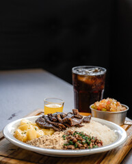 Almoço pf com carne e arroz