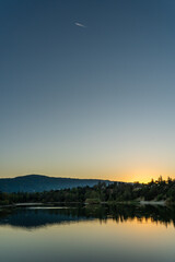 Fototapeta na wymiar Sunset at Vasona Lake Park, Los Gatos, California