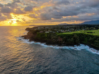 Obraz premium Sunrise over Princeville, Hawaiian Island of Kauai