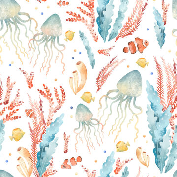 Watercolor hand drawn seamless pattern, colorful illustration of sea underwater plants, jellyfish, fish, seaweeds, ocean coral reef. Aquarium. Wildlife marine elements isolated on white background.