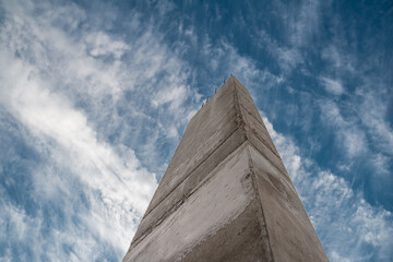 Monolithic structural elements in the construction of a residential building.