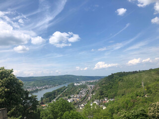 Obraz premium view of the city from the hill