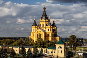 Fototapeta na wymiar View of the Alexander Nevsky Cathedral from the Kanavinsky Bridge. Nizhny Novgorod, Russia