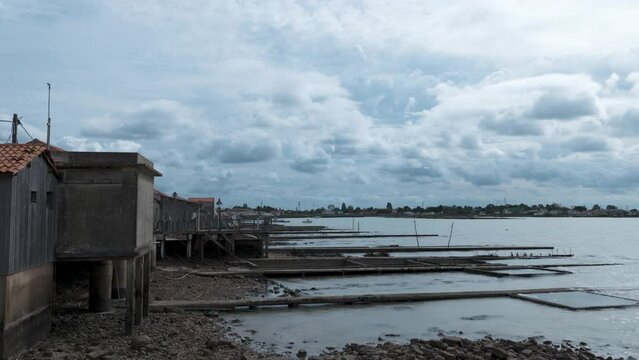 octreicole house timelapse with clouds