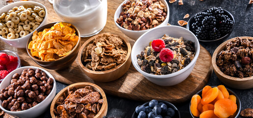 Breakfast cereal products and fresh fruits