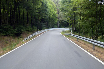 Fototapeta premium Landstraße zwischenSchmittlotheim und Frankenau