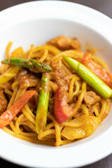 カレーソースパスタ