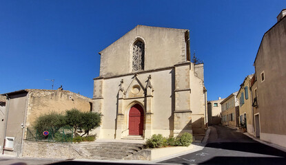 Fototapeta na wymiar Village de Roquefort-des-Corbières, Aude, Languedoc, Occitanie, France. L'église Saint-Martin.