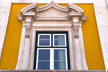 Obraz premium Beautiful architecture of Arco do Bandeira in Lisbon