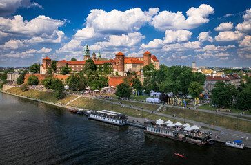 Obraz premium Front view of Wawel castle in Krakow, Poland