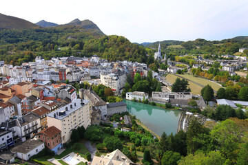 Fototapeta na wymiar La ville de Lourdes en Hautes-Pyrénées, France