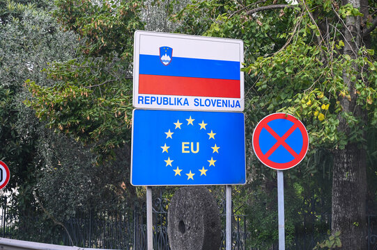 Border crossing between Croatia and Slovenia. Schengen Area. Slovenian and  EU flag on road sign. Welcome to Slovenia. Traffic sign. Stock Photo |  Adobe Stock