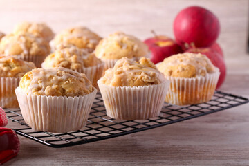Apple streusel topping cakes
