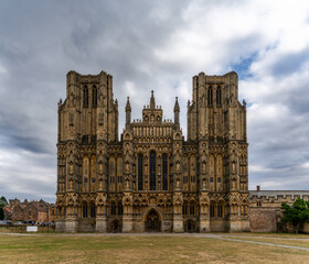 Obraz premium view of the two spires and front of the 12th-centruy Gothic Wells Cathedral in Somerset
