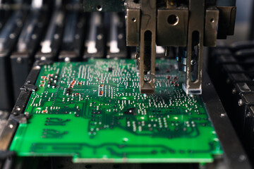 Mechanical montage of surface-mount technology. PCB electrically connecting electronic components...