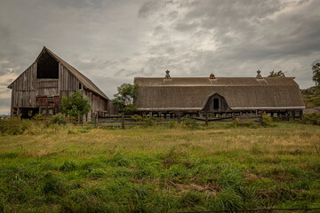 Fototapeta na wymiar Abandoned barn in rural northwest New Jersey