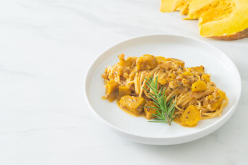 pumpkin spaghetti pasta alfredo sauce
