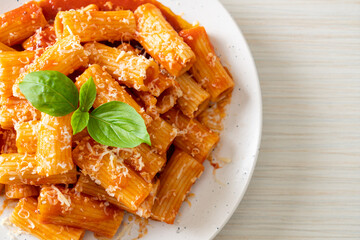 Rigatoni pasta with tomato sauce and cheese